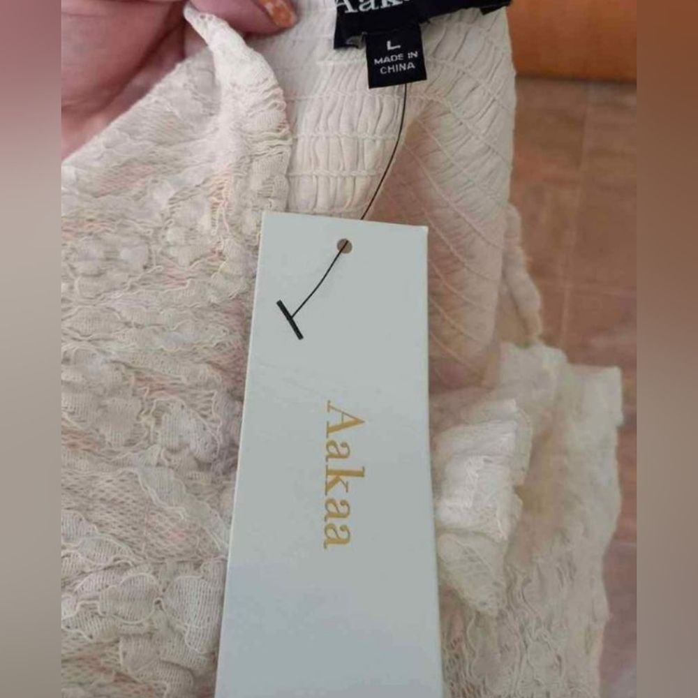 NWT Vici Aakaa head over heels smocked crossover dress White Lace Size Lg - Picture 5 of 5